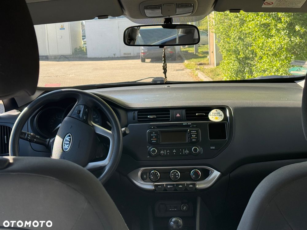 Kia Rio - 11