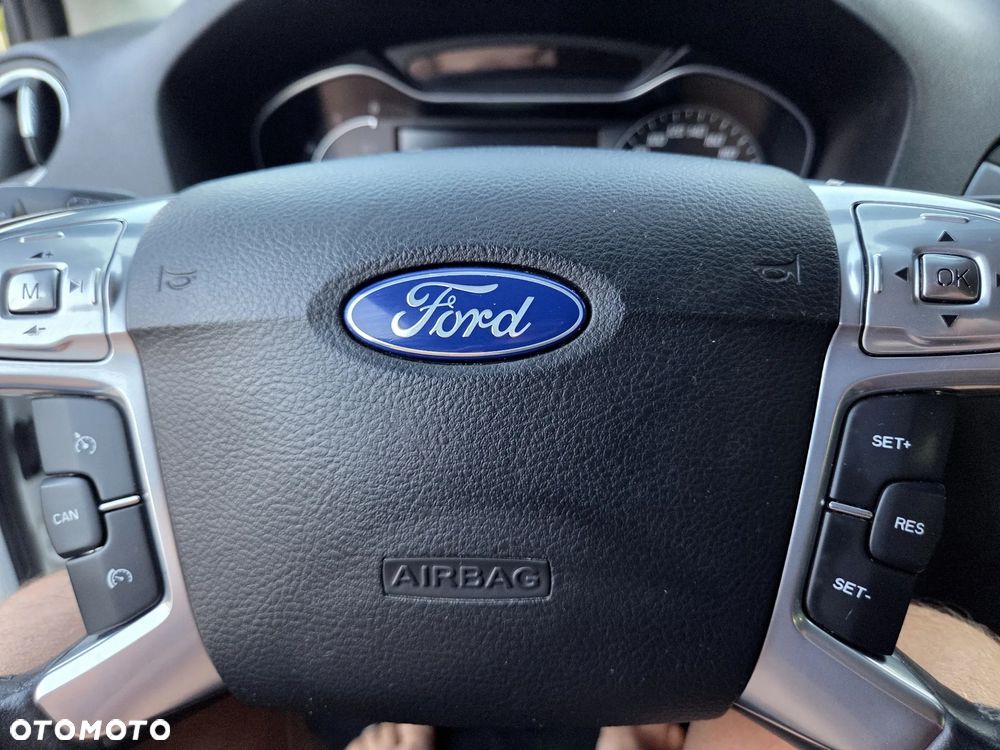 Ford Mondeo - 22
