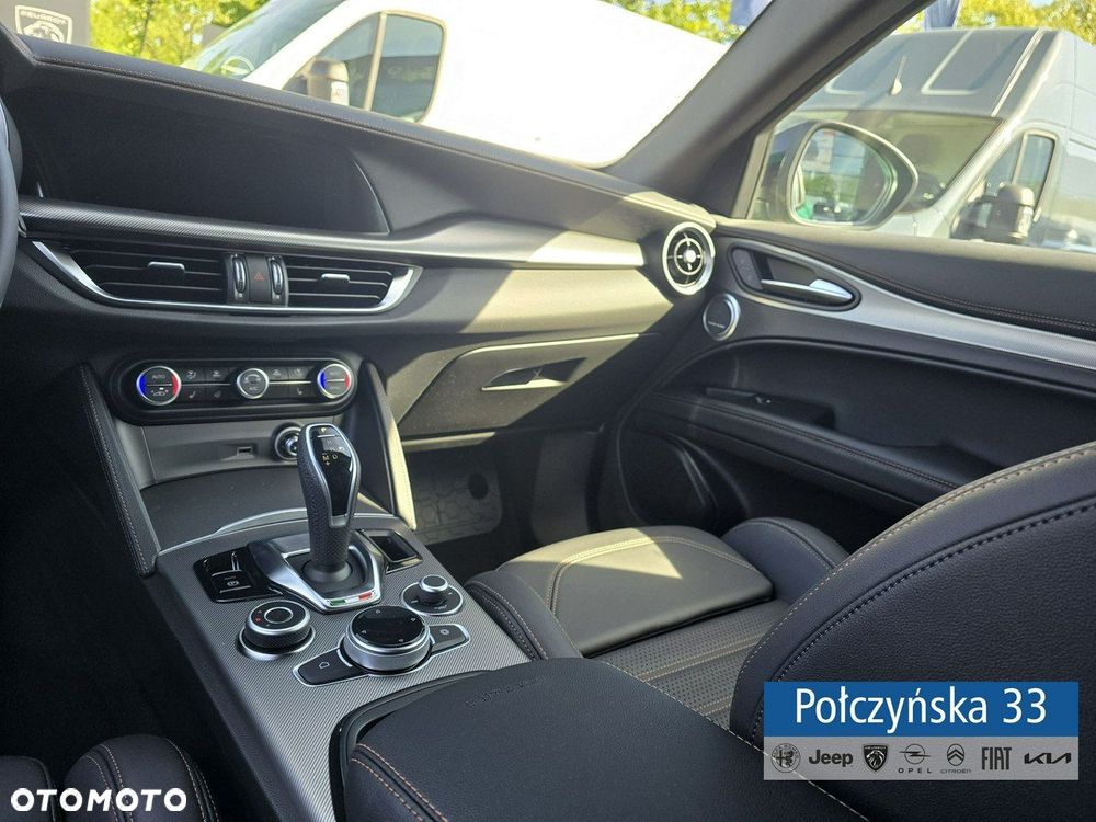 Alfa Romeo Stelvio - 30