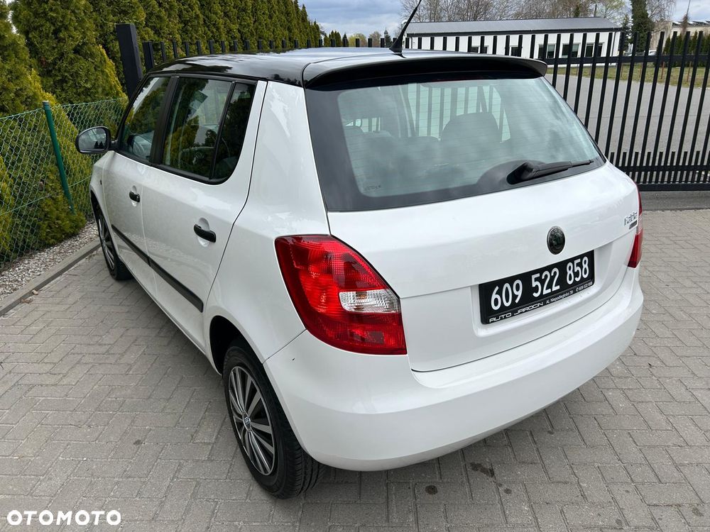 Skoda Fabia 1.2 HTP STYLE EDITION - 2