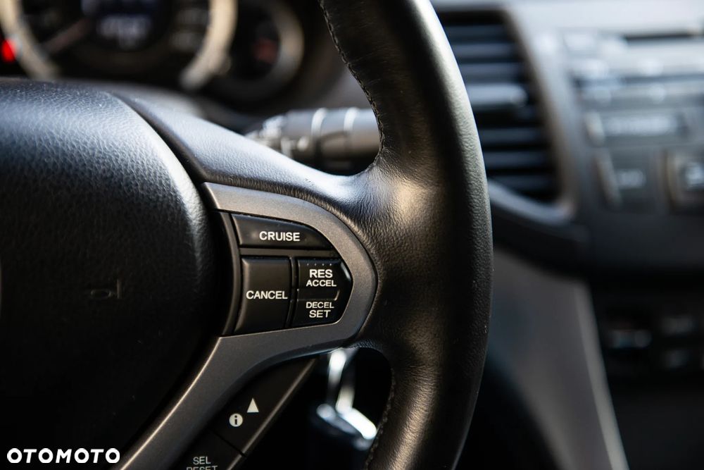 Honda Accord 2.0 Executive - 35