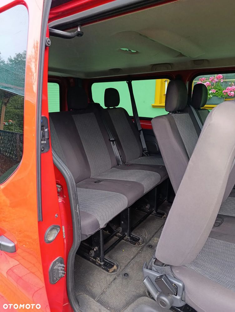 Renault Trafic 2.0 dCi - 13