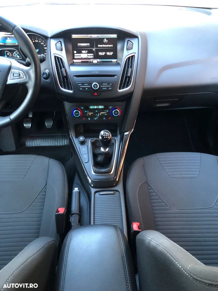 Ford Focus 1.0 EcoBoost Titanium - 19
