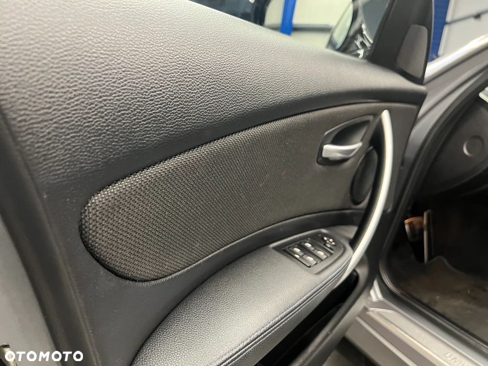 BMW Seria 1 - 30