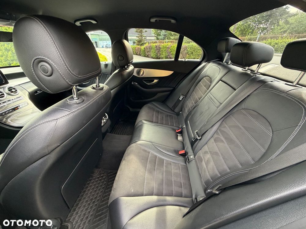 Mercedes-Benz Klasa C 160 9G-TRONIC AMG Line - 26