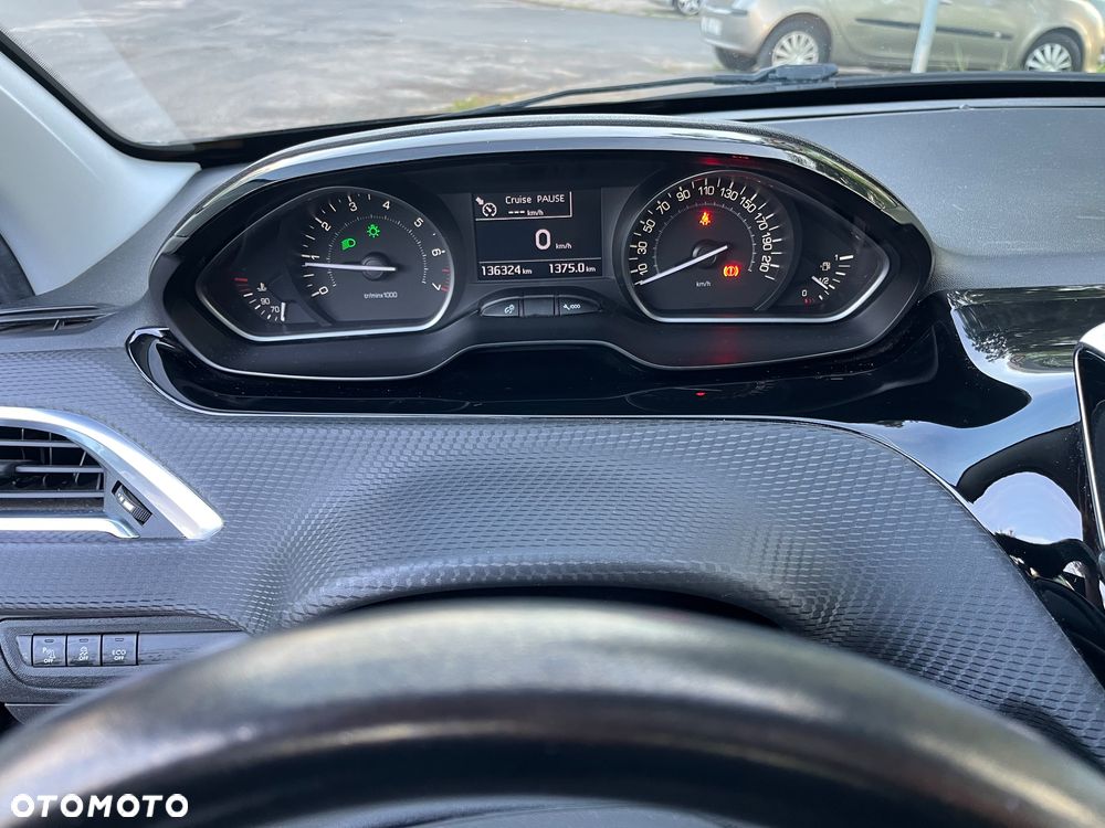 Peugeot 208 1.2 PureTech Allure S&S - 5