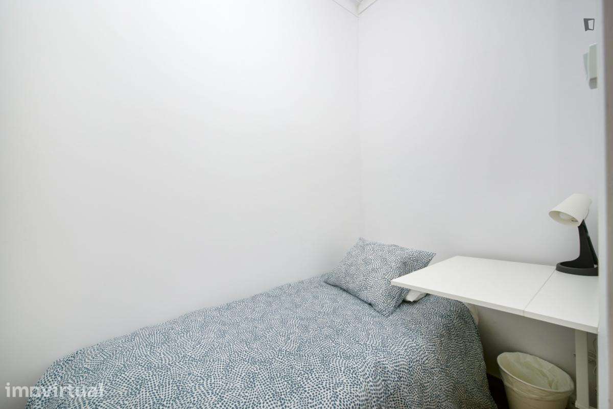 Quarto - localizado em Benfica Lisbon - Grande imagem: 2/25