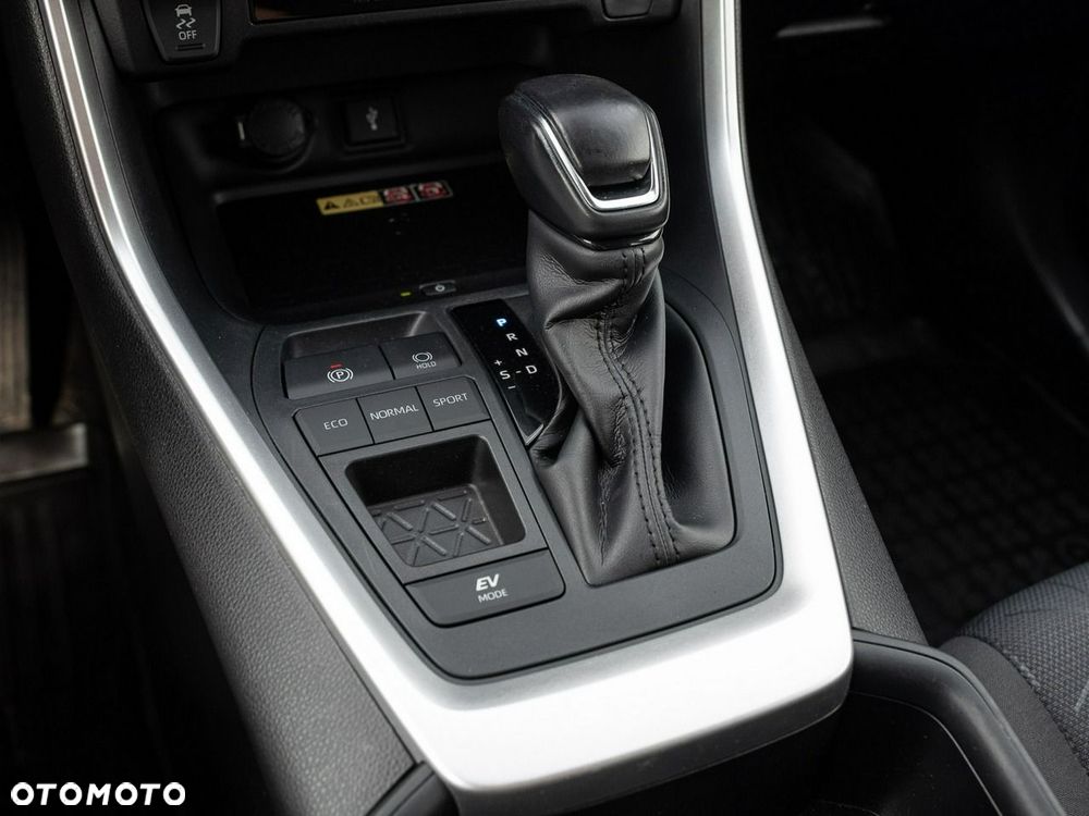 Toyota RAV4 - 16