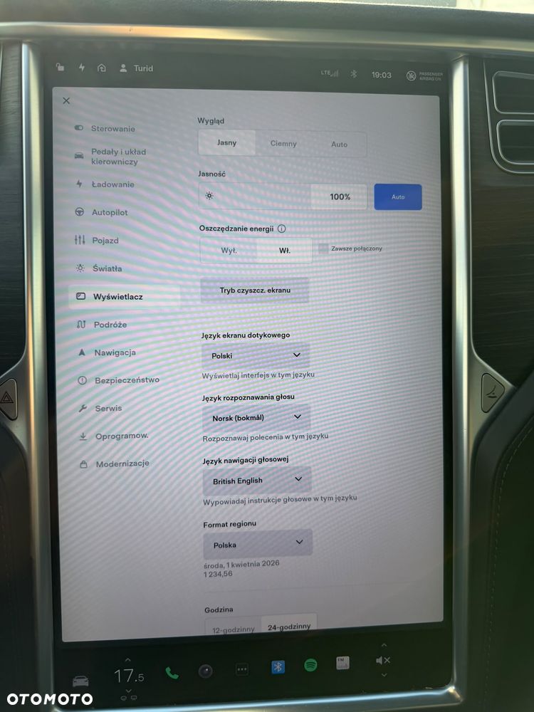 Tesla Model S - 35