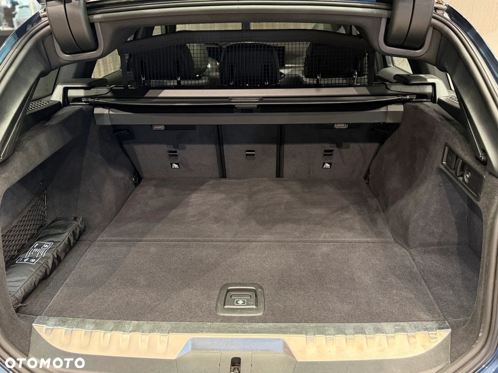 BMW Seria 3 330e xDrive M Sport sport - 20