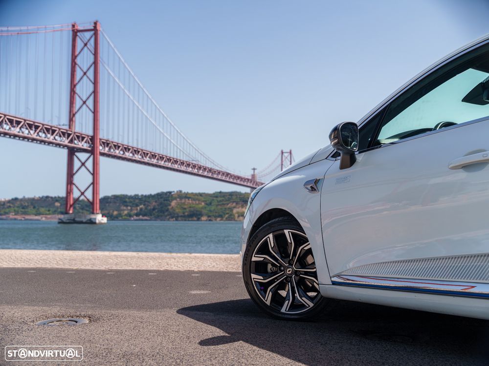 Renault Clio 1.6 E-Tech RS Line - 4