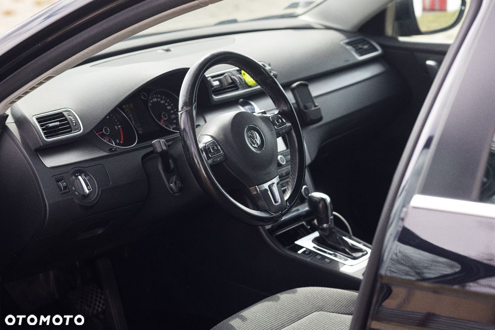 Volkswagen Passat 2.0 TDI Comfortline DSG - 7