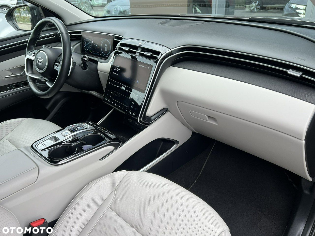 Hyundai Tucson - 8