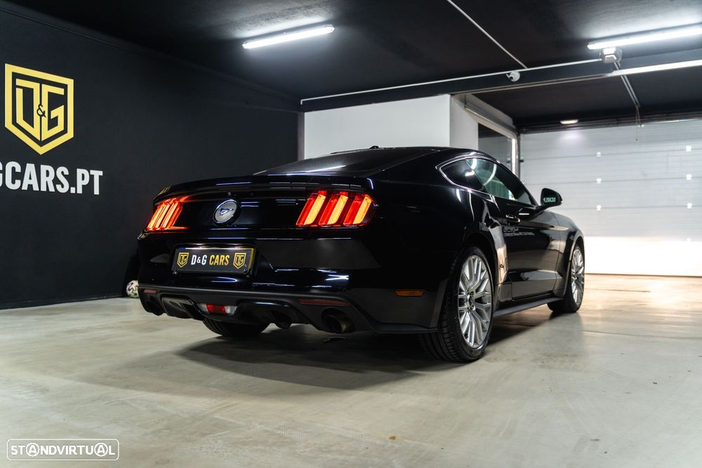Ford Mustang 2.3i EcoBoost - 22