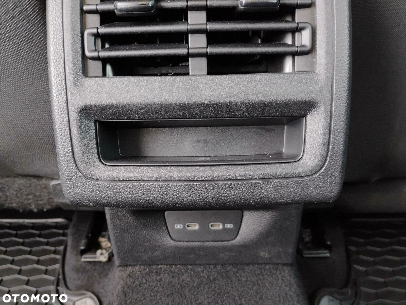 Volkswagen Golf VIII 1.0 TSI Life - 28