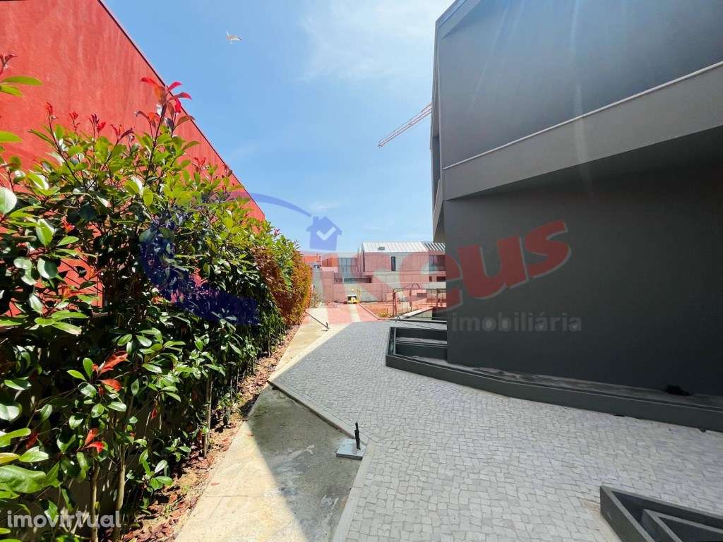 Moradia T3 + Escritório Nova junto à Praia Canidelo - Grande imagem: 3/45