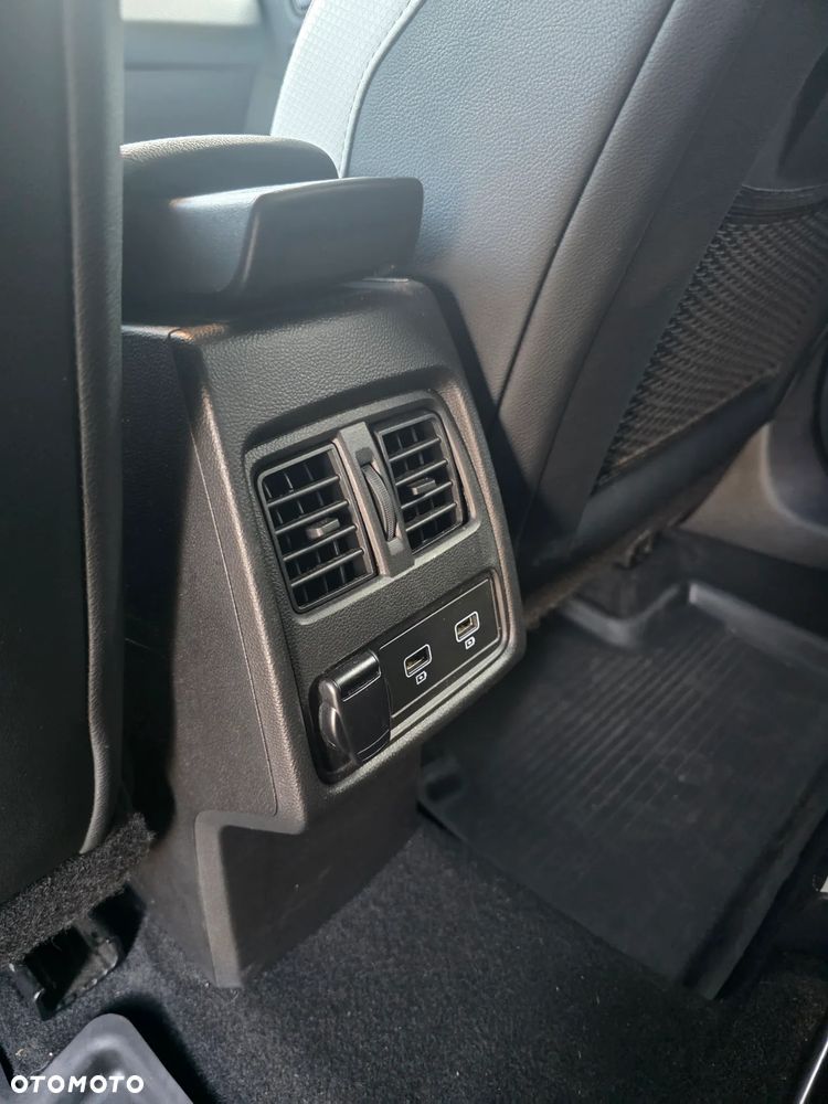 Renault Captur 1.3 TCe mHEV Techno EDC - 11