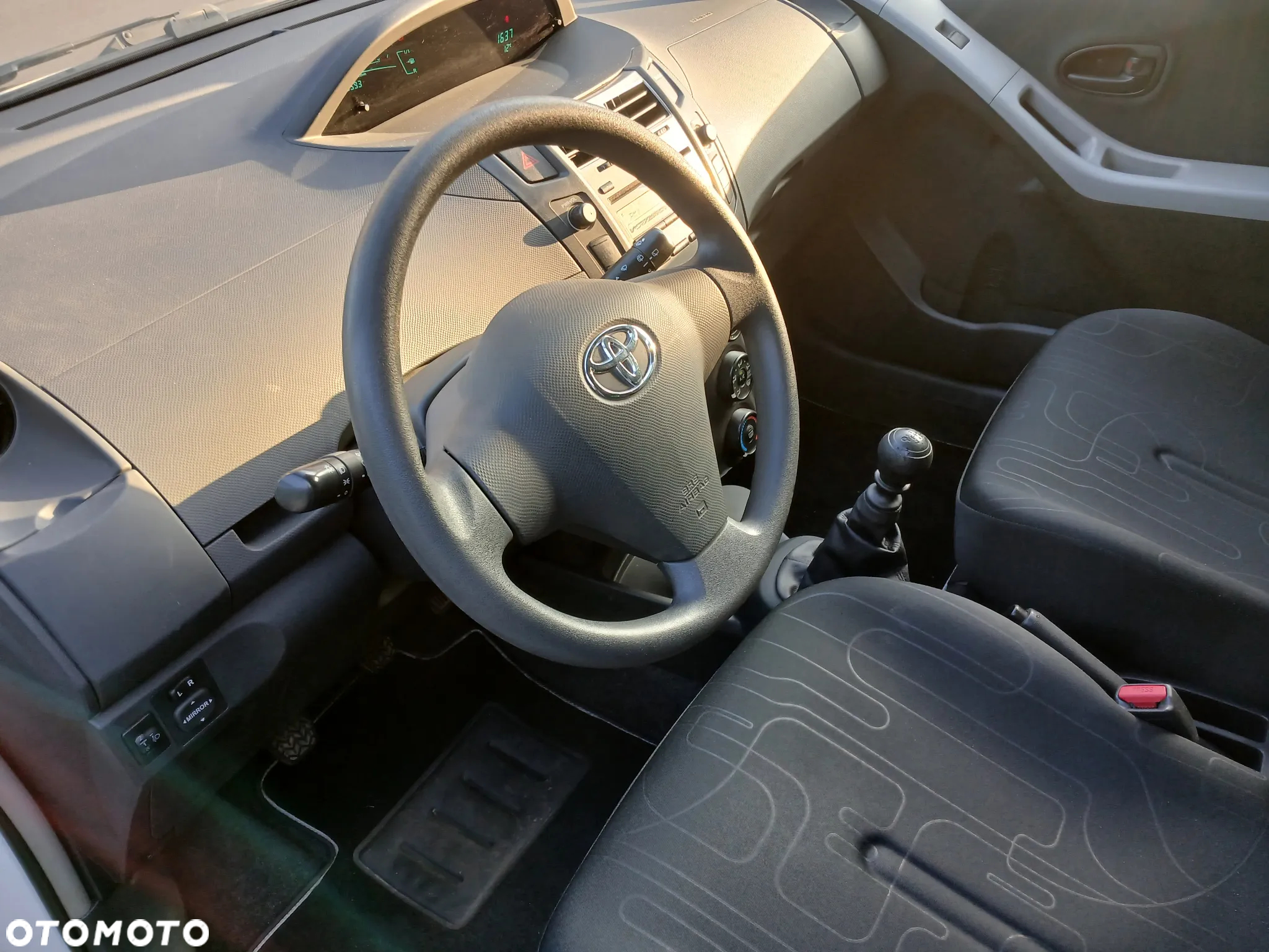 Toyota Yaris 1.33 VVT-i Cool - 21