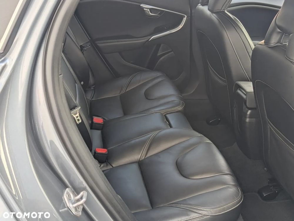 Volvo V40 Cross Country - 5