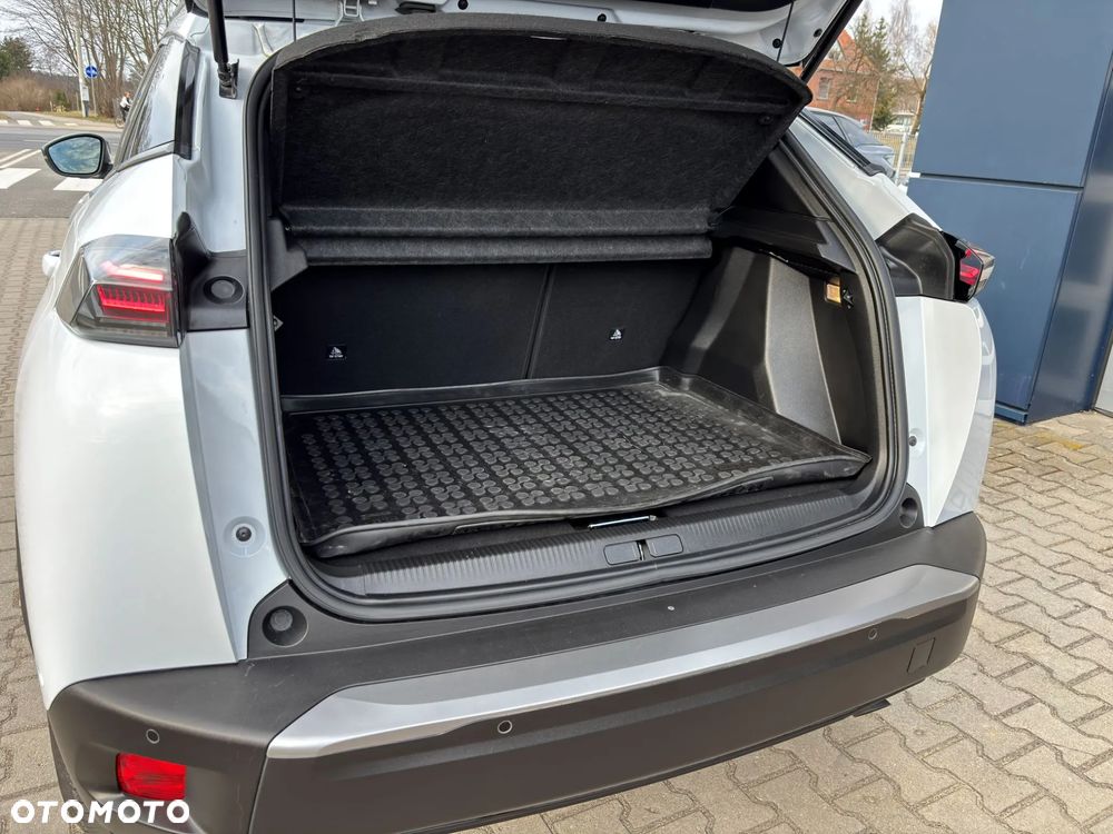 Peugeot 2008 PureTech 100 Allure S&S BVM6 - 19