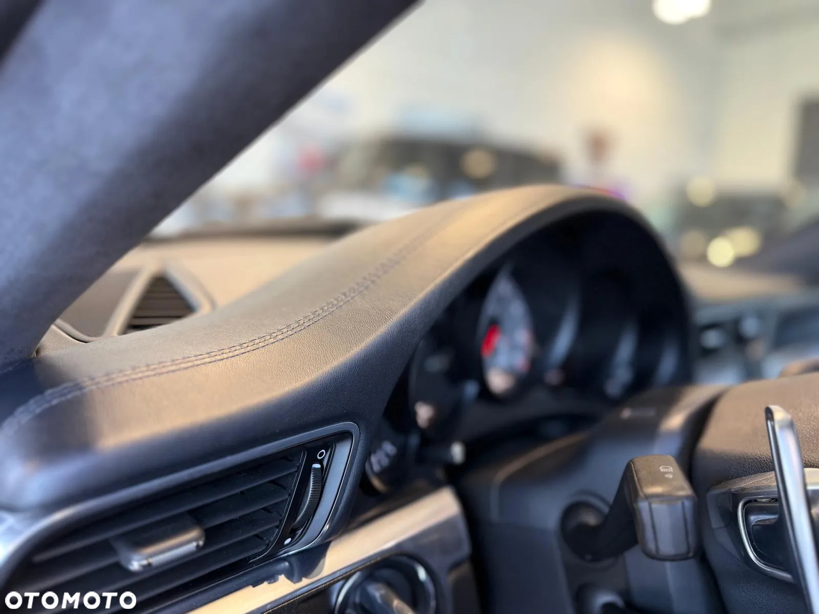 Porsche 911 Carrera 4S PDK - 11