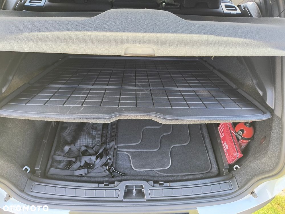 Volvo XC 40 B5 B AWD Geartronic RDesign - 11