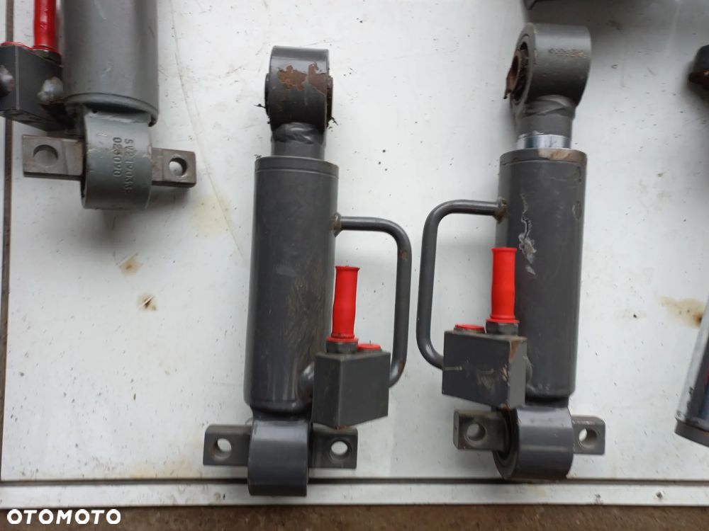 Części Agco Valtra,Massey,Fendt Obudowa PTO M934152220300,koło zębate,ACV079246A,SIŁOWNIK TUZA,OGNIBENE,ACV3867420,ACX2728610,4293088M1,CZUJNIK PALIWA,ACX2728590,10911060,0046106100000,934152221020,przekładnia czołowa,filtr kabinowy,acw2380980.acw1481500,chłodnica wody,ACV0303150. - 34