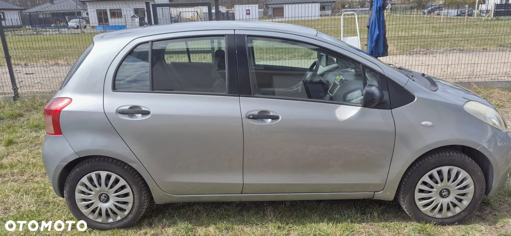 Toyota Yaris 1.3 VVT-i Luna - 3