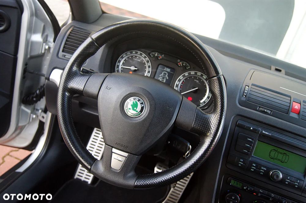 Skoda Octavia 2.0 TFSI RS - 26