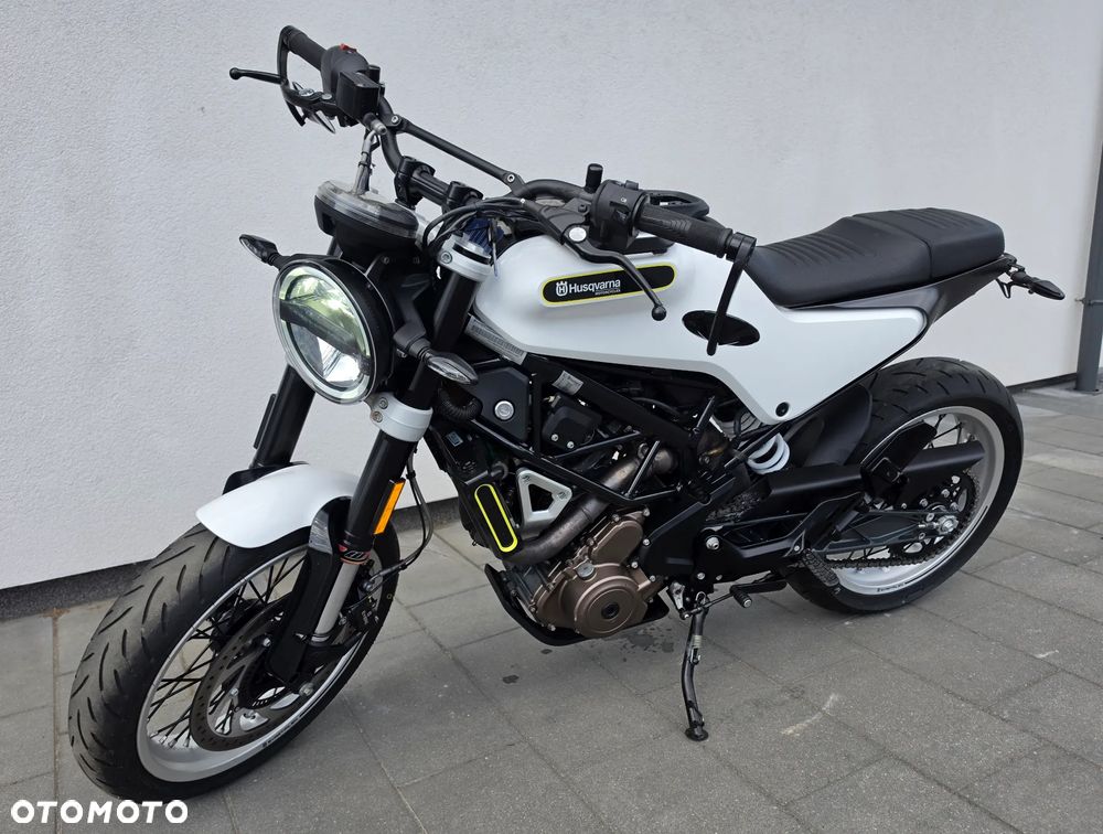 Husqvarna Svartpilen - 11