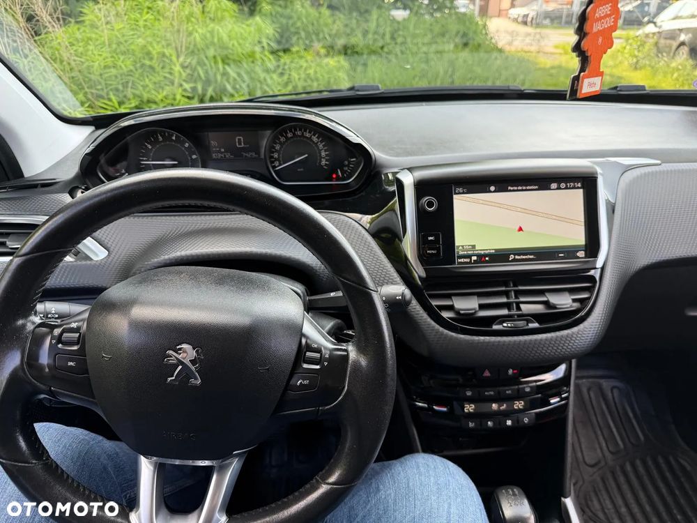 Peugeot 2008 1.2 Pure Tech Style - 5
