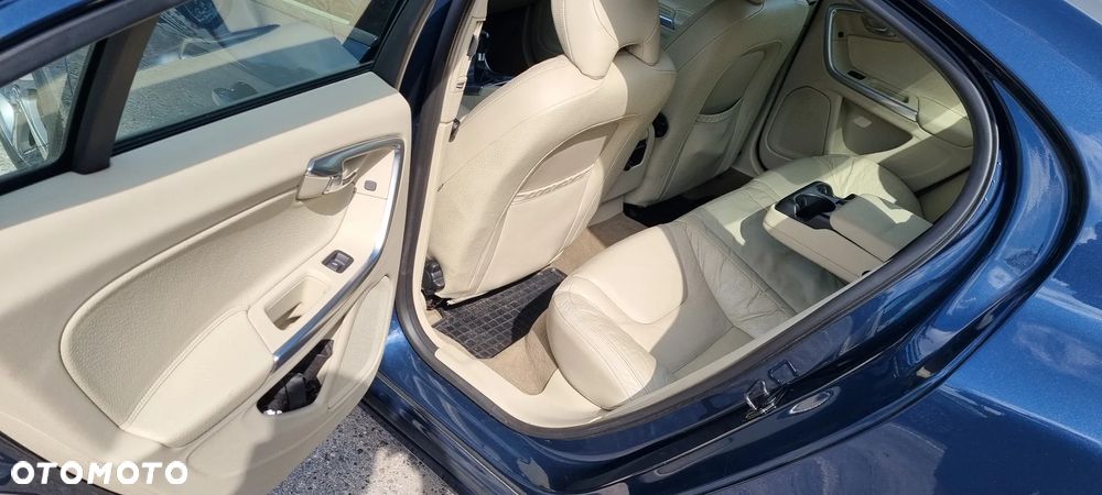 Volvo S60 D3 Summum - 11