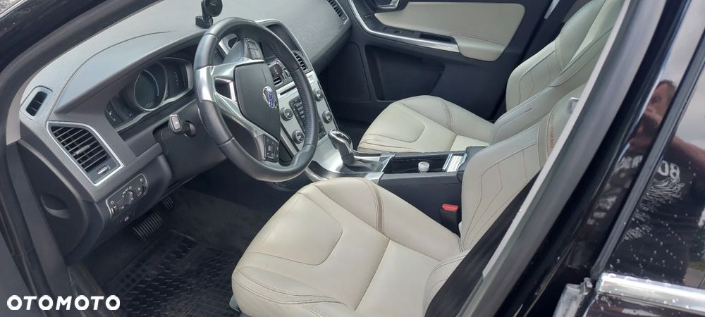 Volvo XC 60 D4 Drive-E Ocean Race - 10