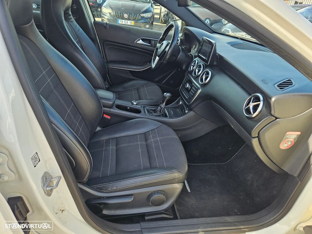 Mercedes-Benz A 180 CDI AMG Line - 16