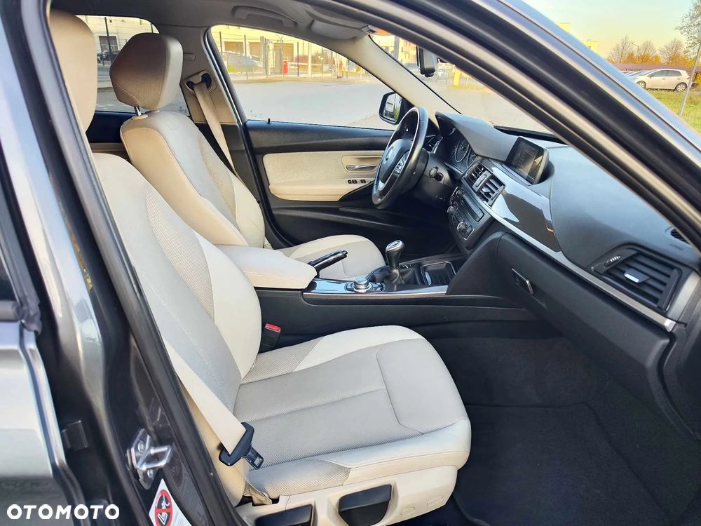 BMW Seria 3 318d Blue Performance - 19