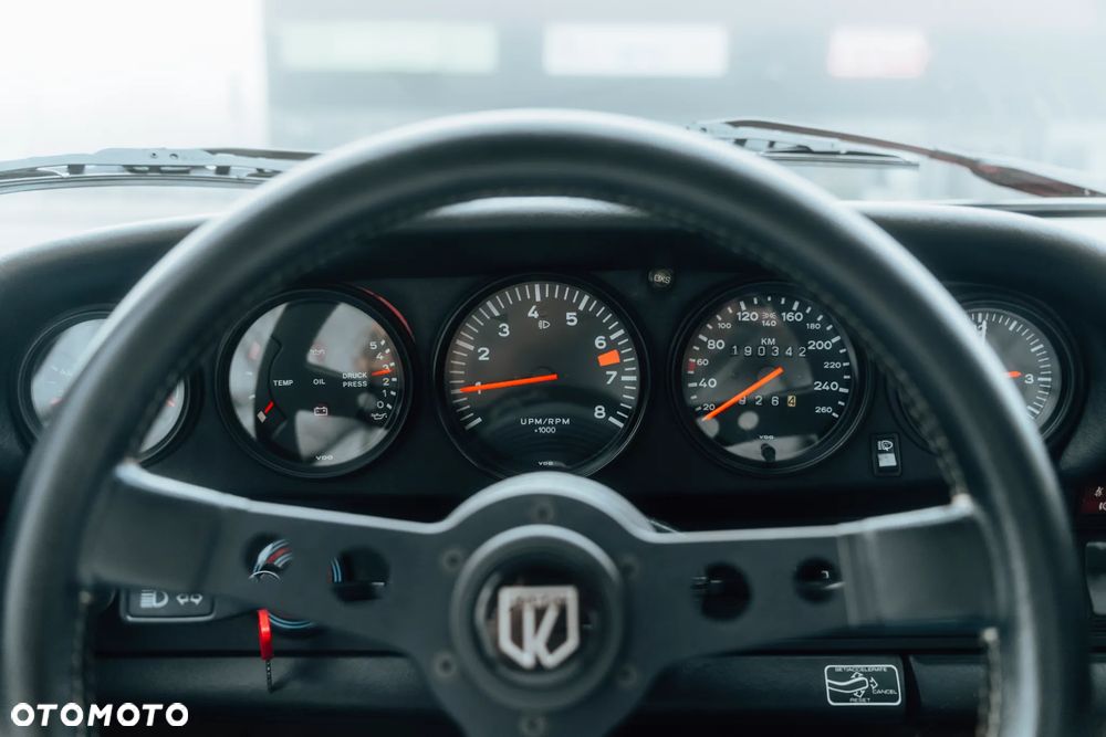 Porsche 911 - 9