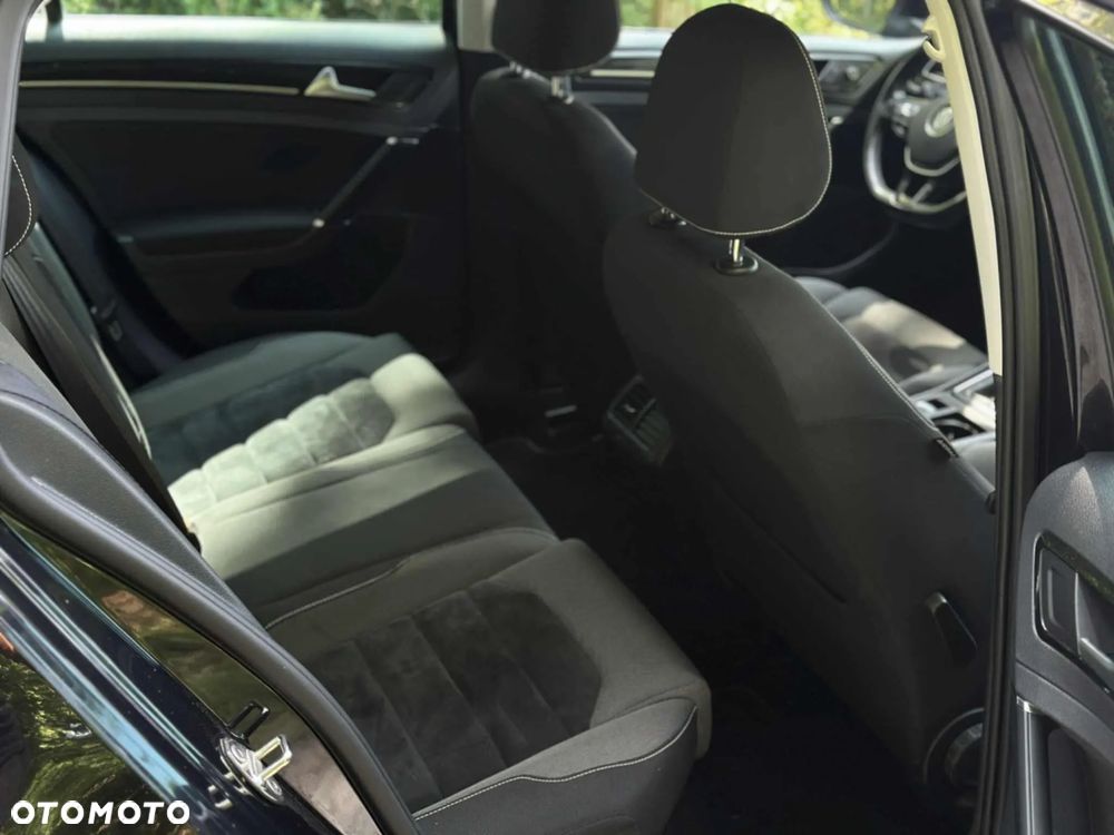 Volkswagen Golf - 11