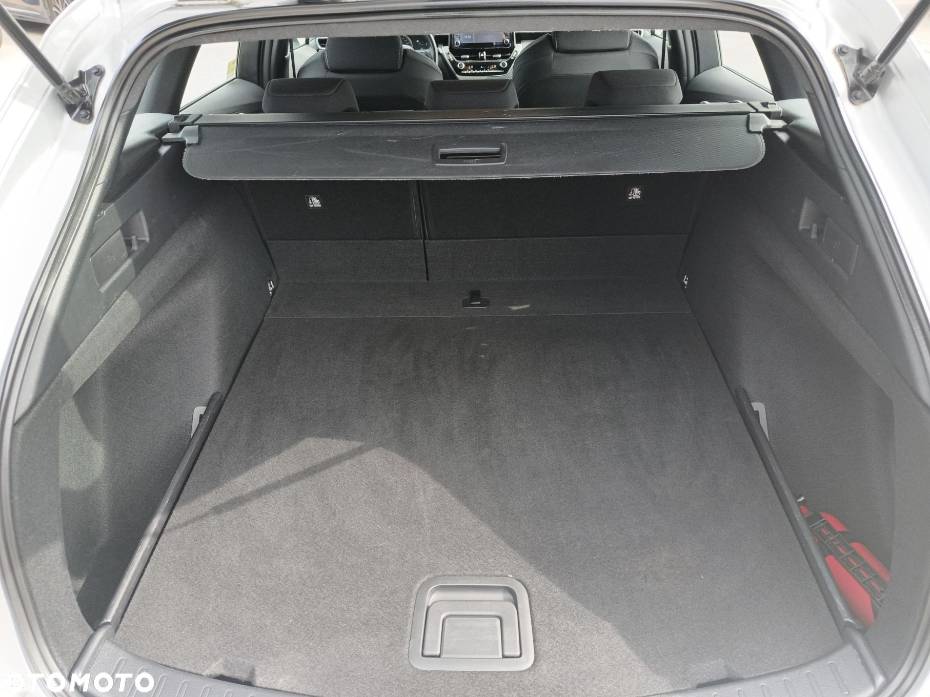 Toyota Corolla - 12