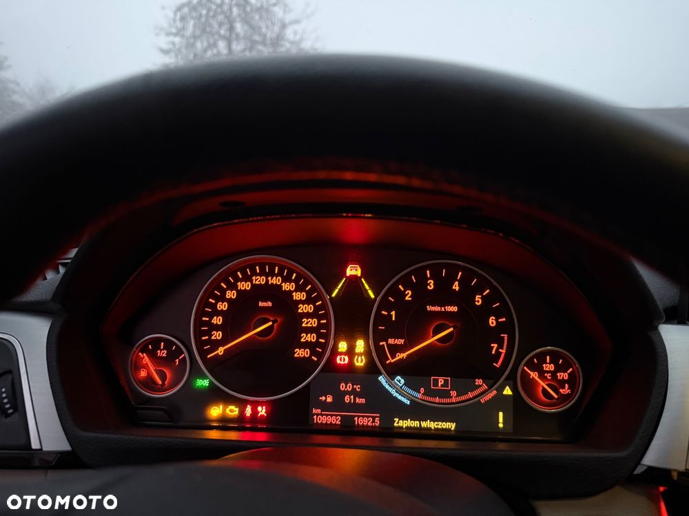 BMW Seria 3 328i xDrive Luxury Line - 17