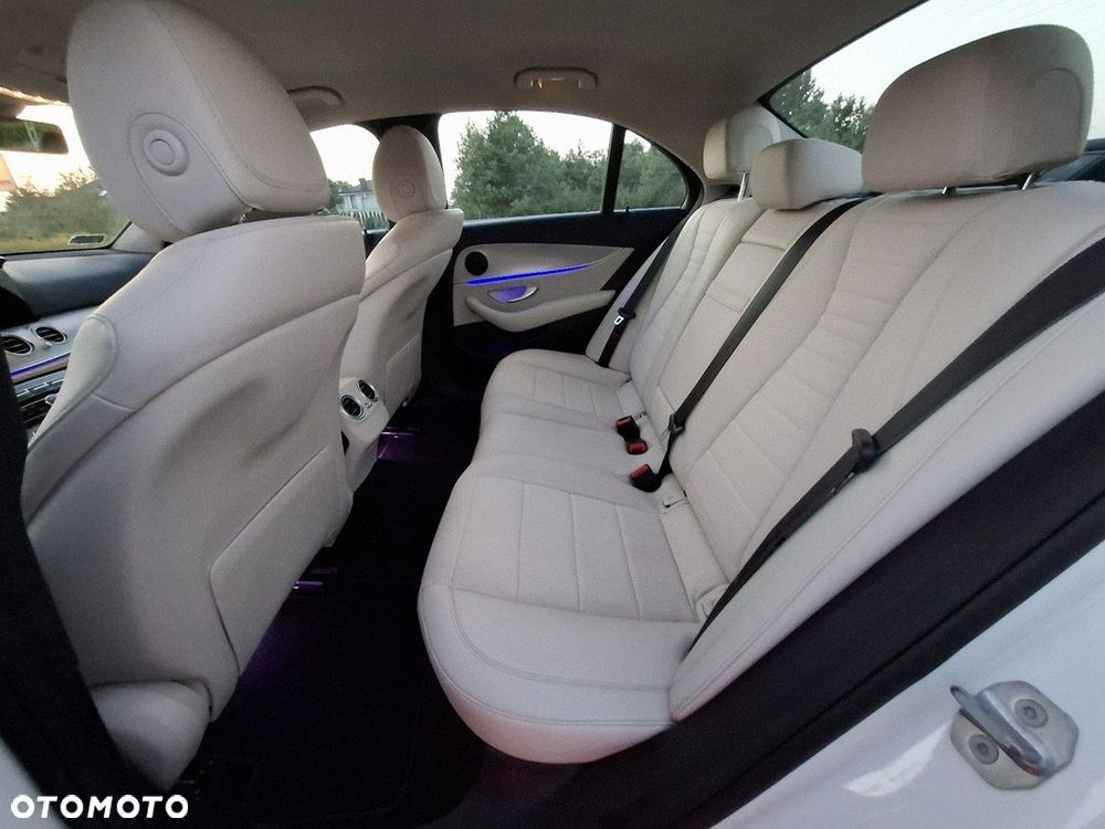 Mercedes-Benz Klasa E 220 d Business Edition 9G-TRONIC - 40
