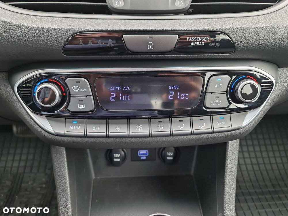 Hyundai i30 1.5 T-GDI 48V Smart DCT - 22