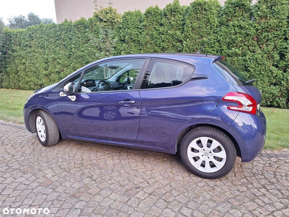 Peugeot 208 - 25