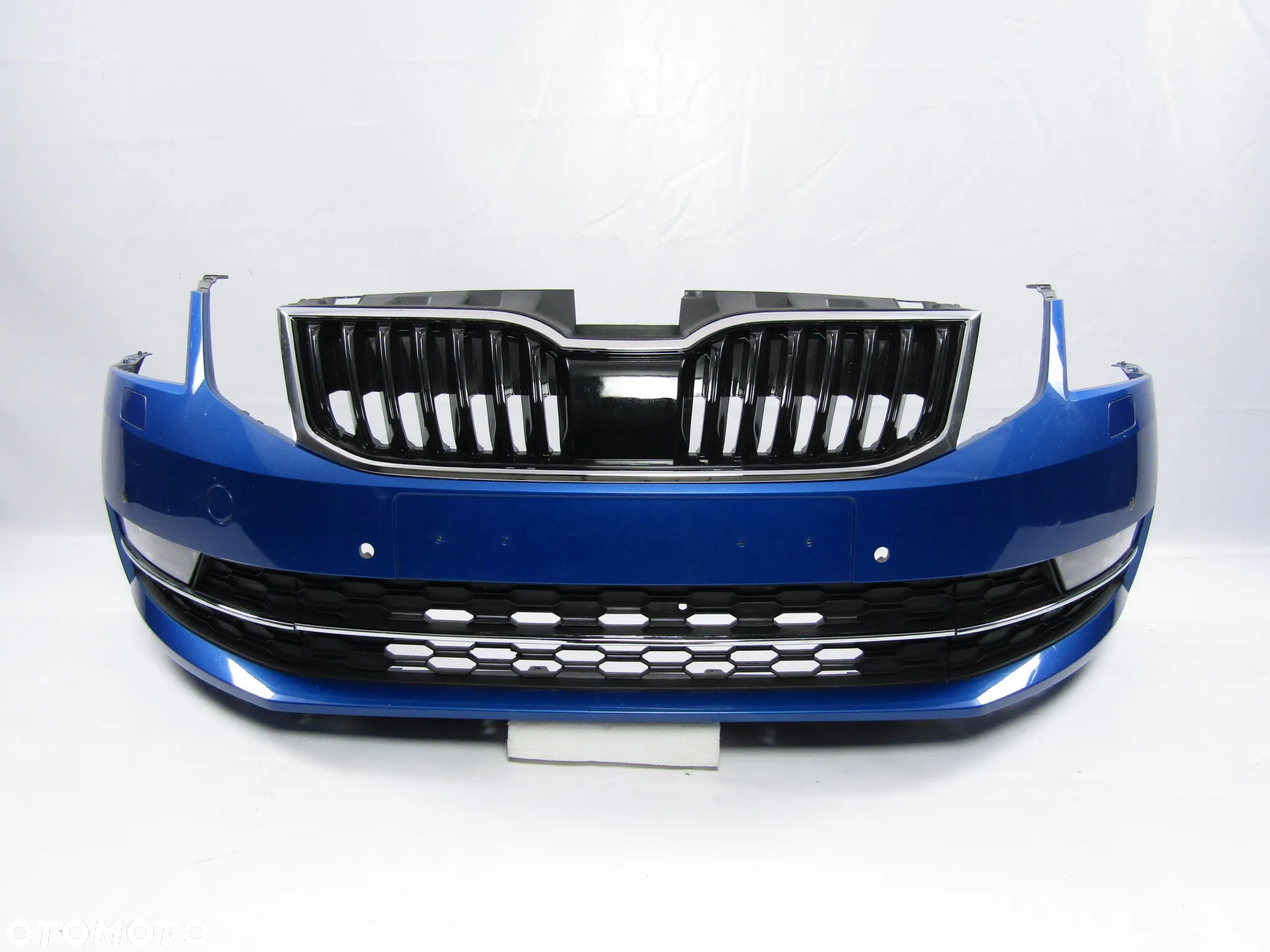 Zderzak przedni Skoda Octavia 3 17 - 20 Sprysk. / Pdc-4 LF5W - 7