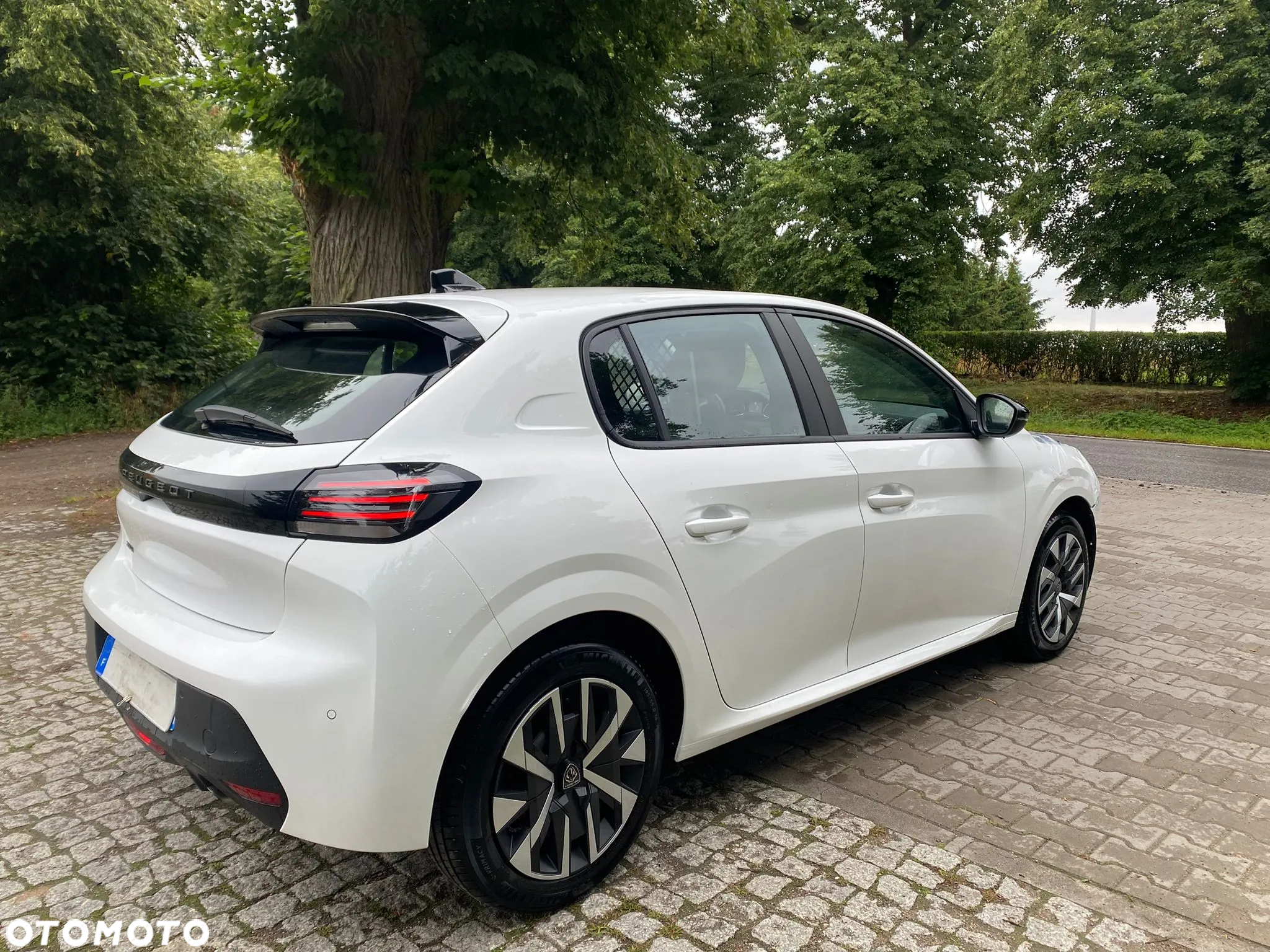 Peugeot 208 1.2 PureTech Active Pack S&S EAT8 - 8