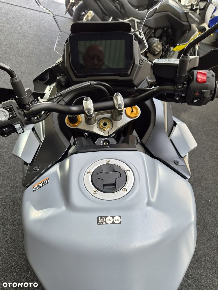 Suzuki GSX 1000 - 12
