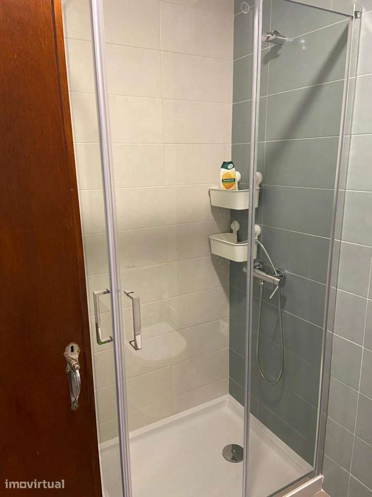 Quarto - localizado em Coimbra - Grande imagem: 3/12