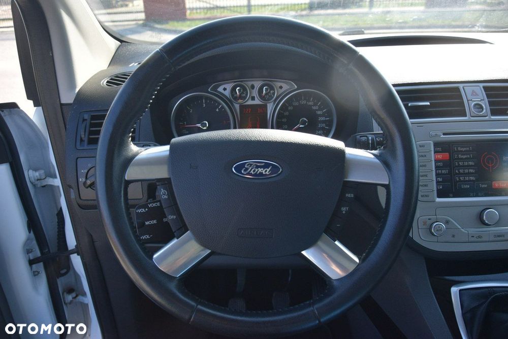 Ford Kuga 2.0 TDCi 4x4 Titanium - 27