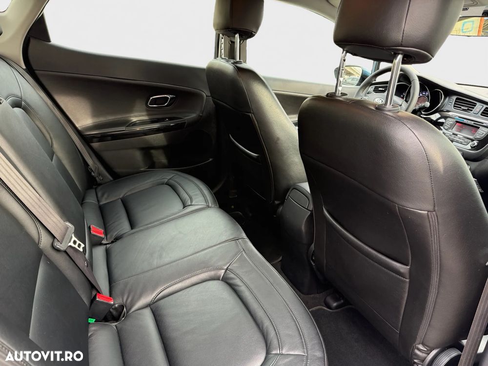 Kia Ceed - 12