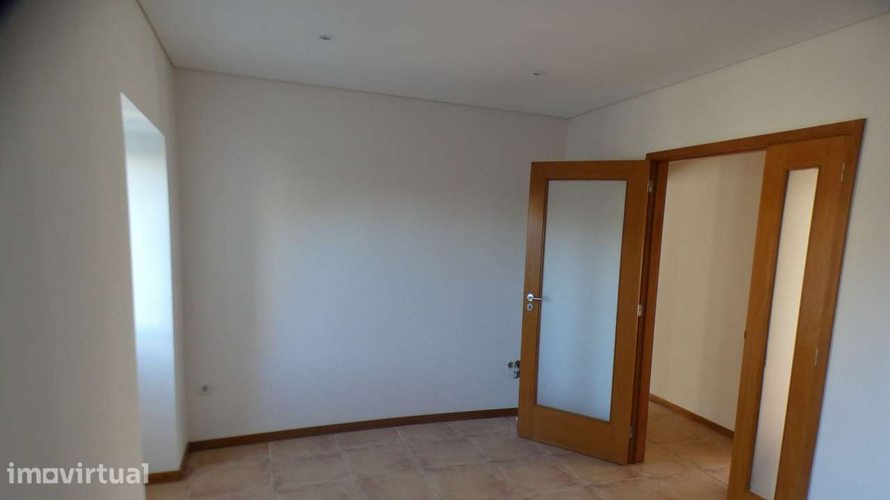 Andar Moradia T3 Vilar do Pinheiro - Grande imagem: 3/18