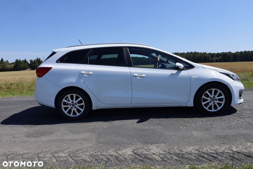 Kia Ceed - 10